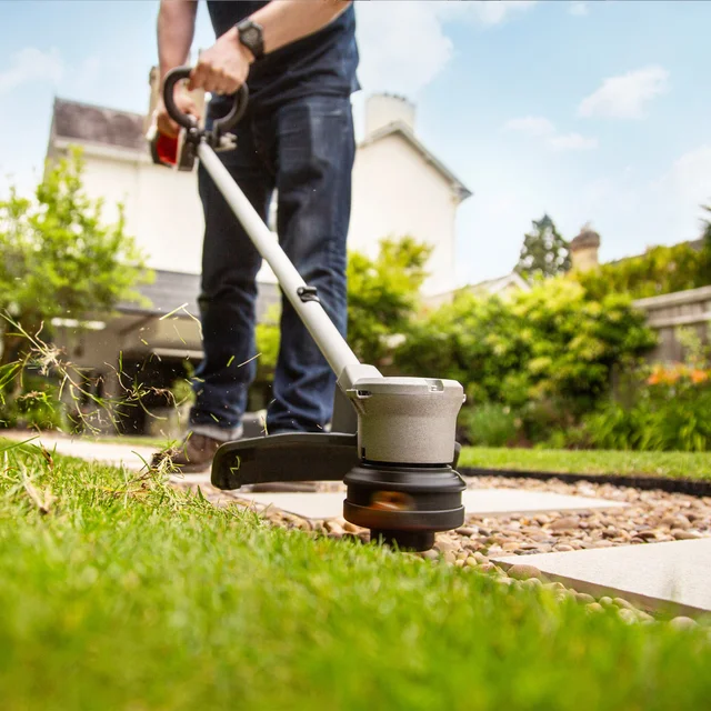 Bundel Débroussailleuse à batterie, avec batterie 2Ah et chargeur inclus